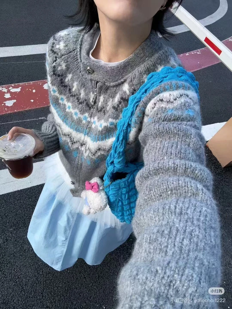 2122佳选轻奢女装新款设计感气质百搭开衫上衣