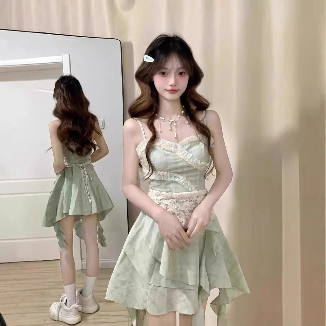 法式不规则荷叶边设计感吊带连衣裙女夏季新款高级感度假风沙滩裙