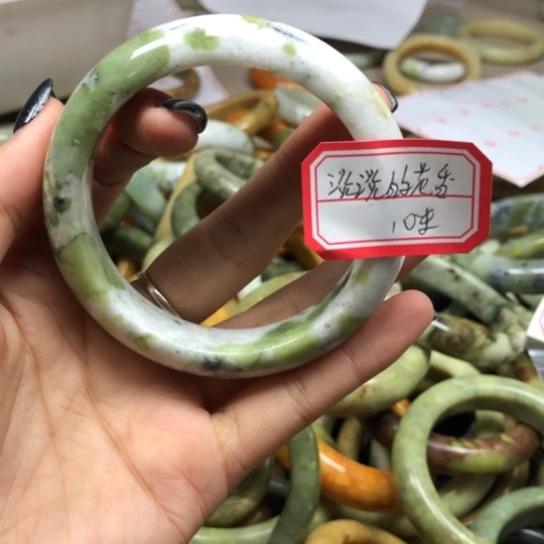 未镶嵌蛇纹石玉手镯淡***香