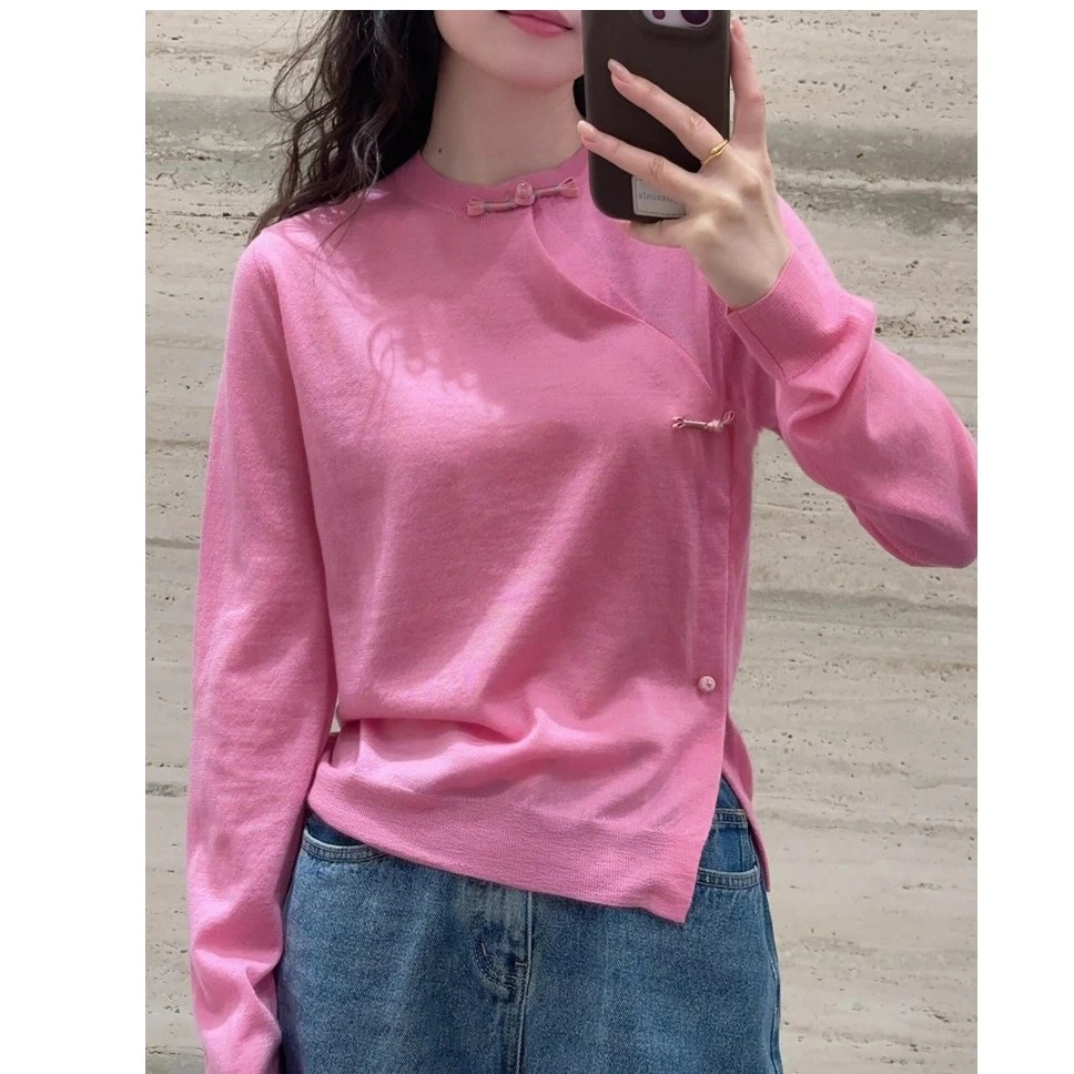 洋气设计感盘扣不规则设计感长袖女2025年春新款新中式粉色针织衫