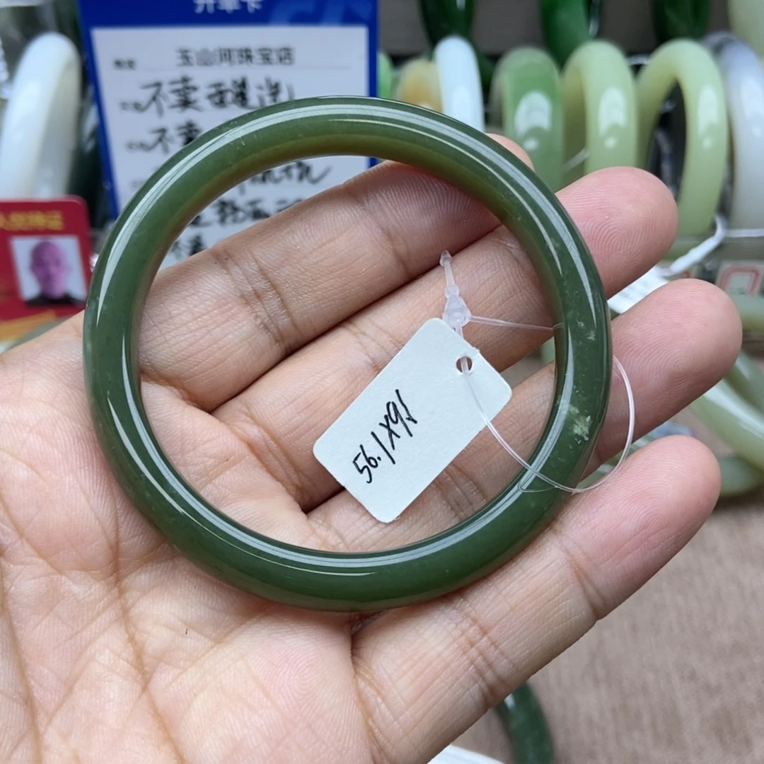 和田玉手镯未镶嵌用****2