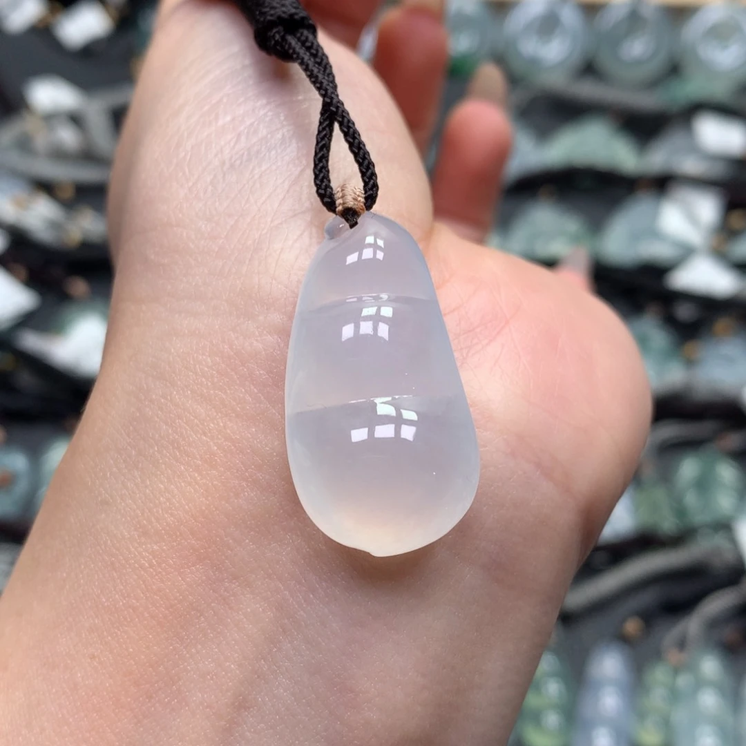 翡翠颈饰未镶嵌豆子