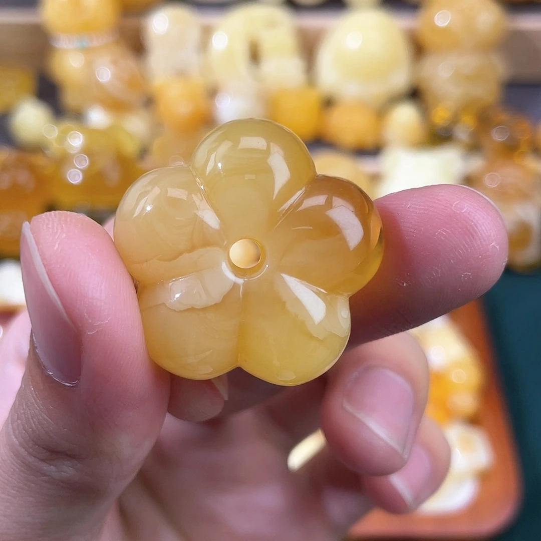 琥珀裸石未镶嵌蜜蜡