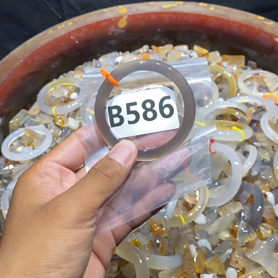加***带手镯玛瑙/玉髓未镶嵌