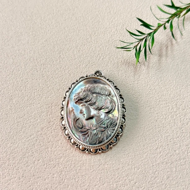 【六六中古】孤品银925贝雕卡梅奥胸针吊坠两用te7699