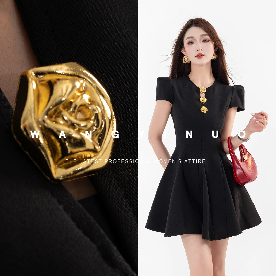 定制·依诺【末日胶片】2025夏季款洋气时尚度假风时尚显瘦连衣裙