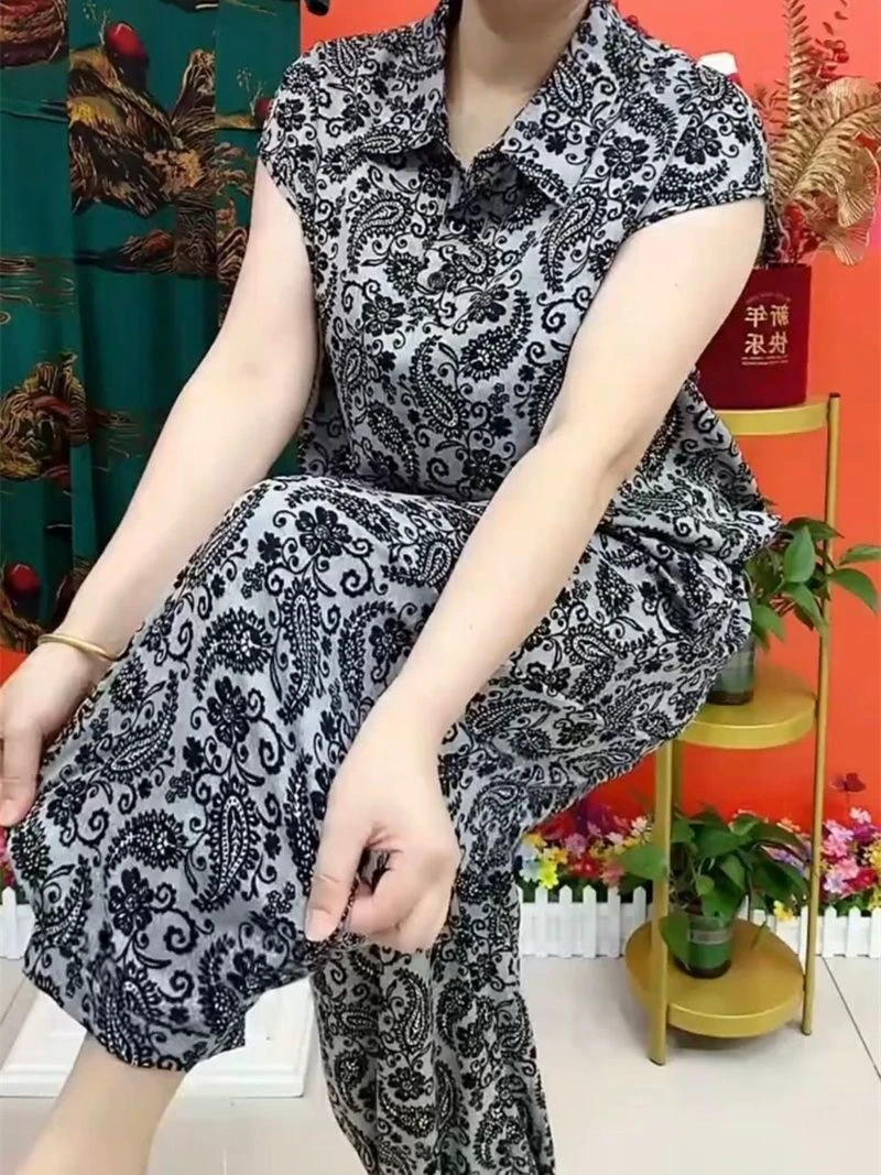 夏季中老年女士休闲翻领落肩袖上衣搭配松紧腰阔腿裤套装