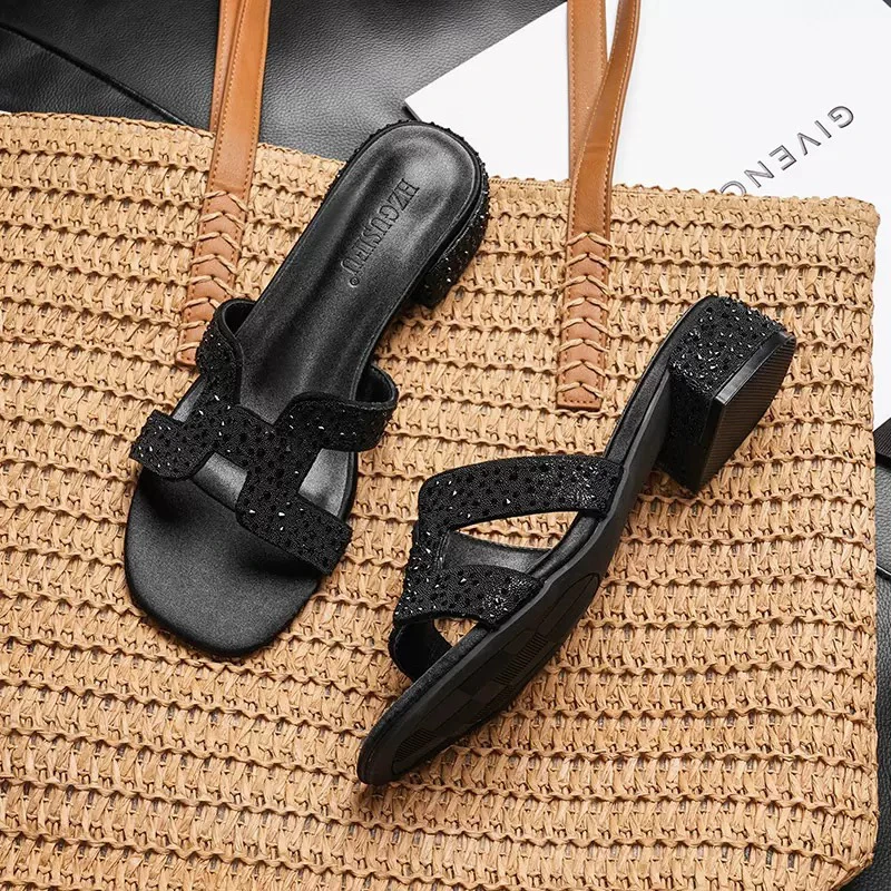 粗跟拖鞋女外穿2025年夏季新款百搭水钻一字凉拖中跟