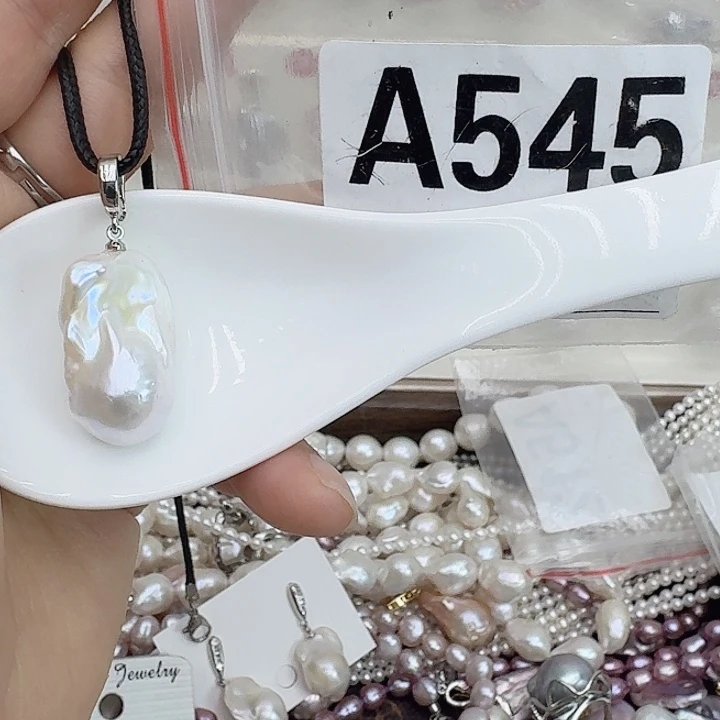 淡水珍珠颈饰未镶嵌