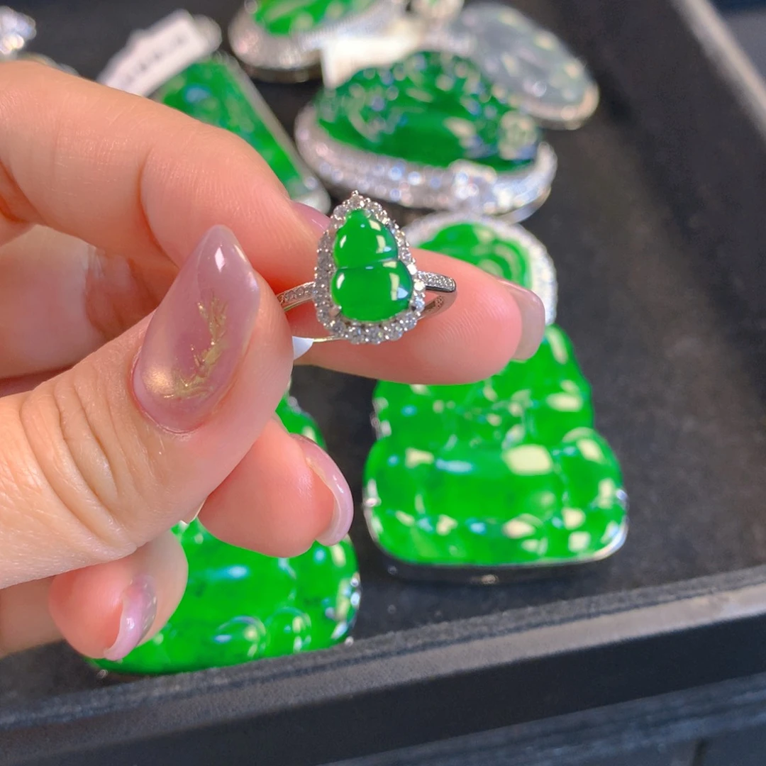 翡翠颈饰银S925镶嵌翡翠