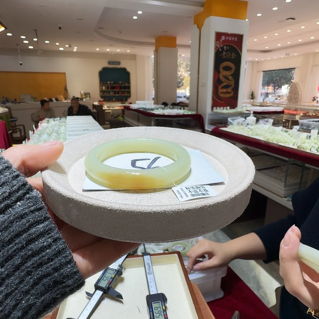 和田玉未镶嵌手镯116