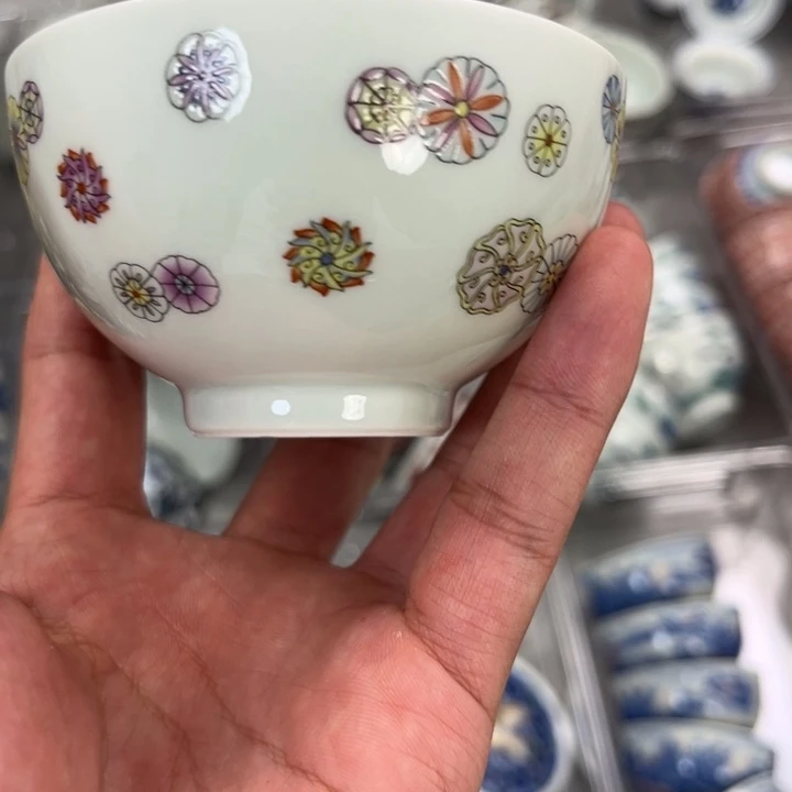 瓷摆件皮球花鸡心杯