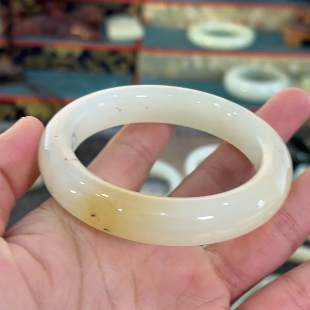 减***斤和田玉（糖玉）未镶嵌手链