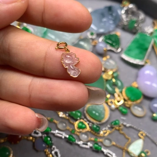 颈饰18K金镶嵌翡翠