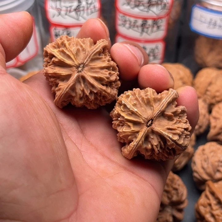 文玩核桃把件核老闷