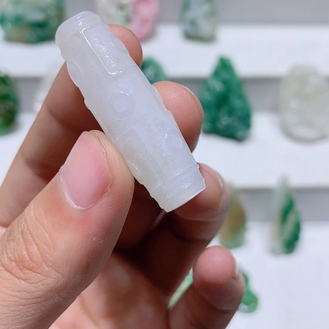 独山玉未镶嵌吊坠