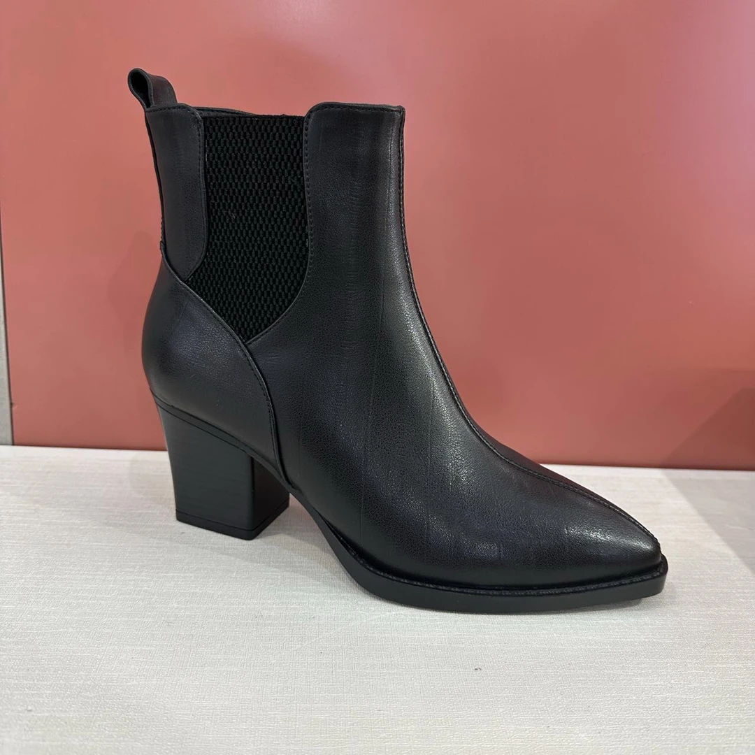 2129时装靴女鞋女靴马丁靴圆头加绒秋冬英伦短靴百搭方头高跟