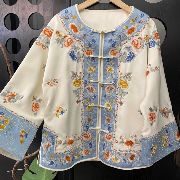 定制 “清菊灵韵” 绣花高定款新中式重工圆领气质重磅刺绣外套