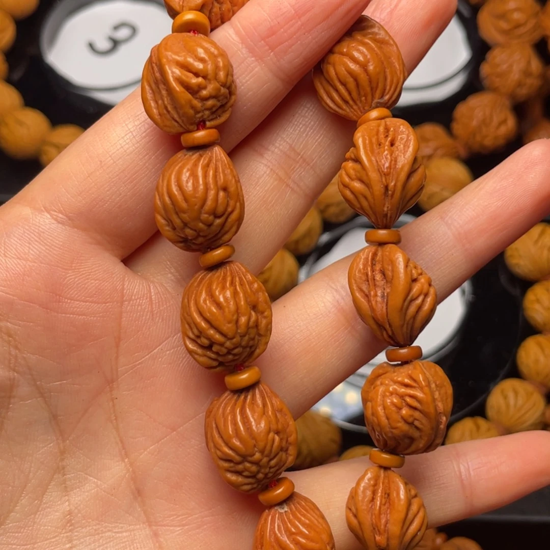 A***者吊坠桃核红红火火