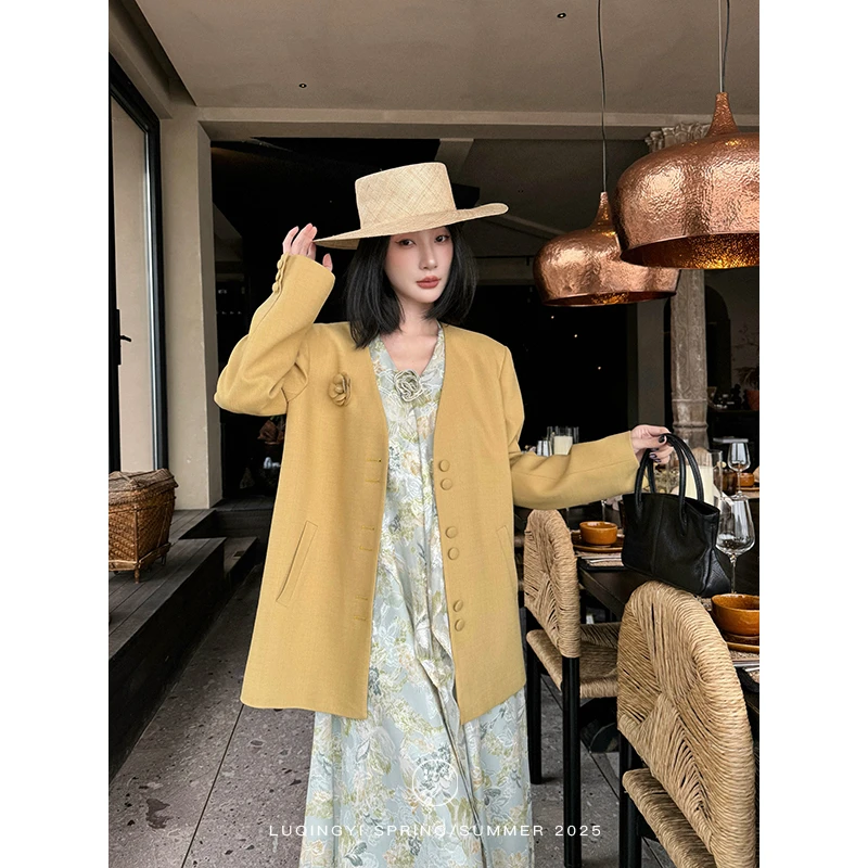 鹭青一原创【草木新】小香西装外套女春胸花休闲西服 L25W7419B