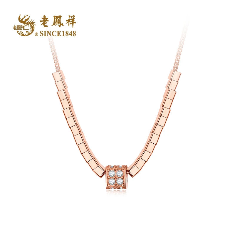 老鳯祥 坠链均925银合成锆石 小方糖微笑气质项链 C01637