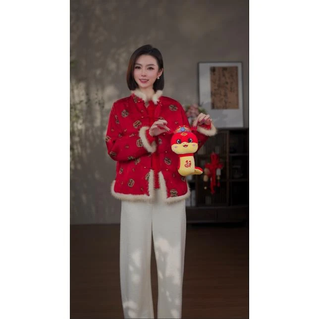 GONG QUE 新中式拜年服秋冬款夹棉拼貂毛长袖外套 242432