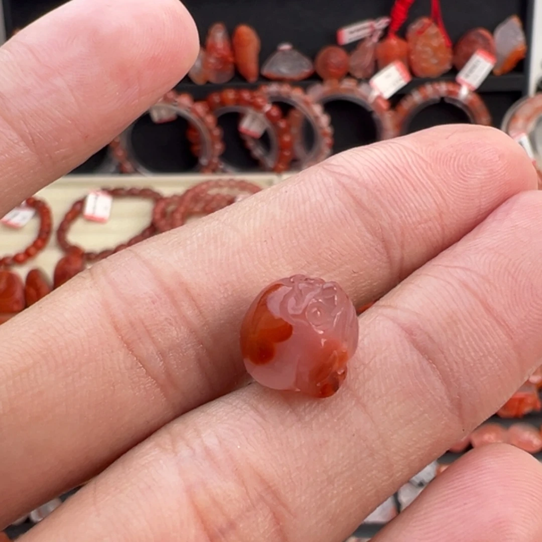 南红玛瑙未镶嵌颈饰金蟾