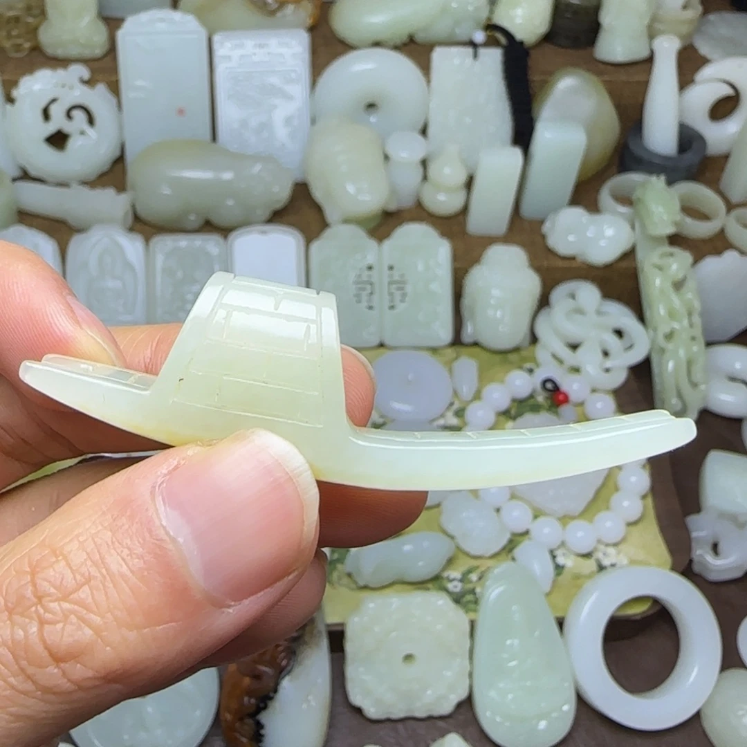 和田玉未镶嵌挂件