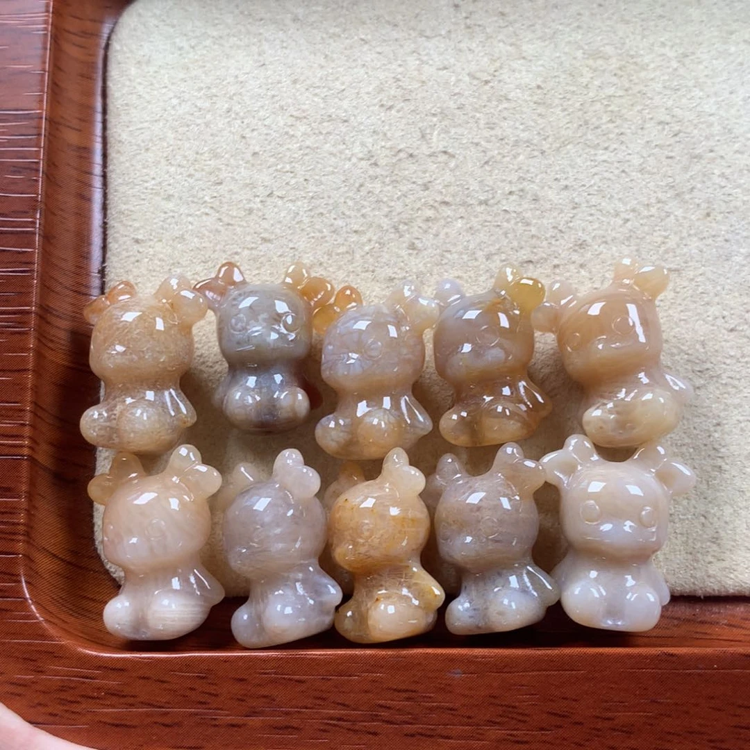 未镶嵌小鹿漏100/组。19硅化珊瑚（珊瑚玉）