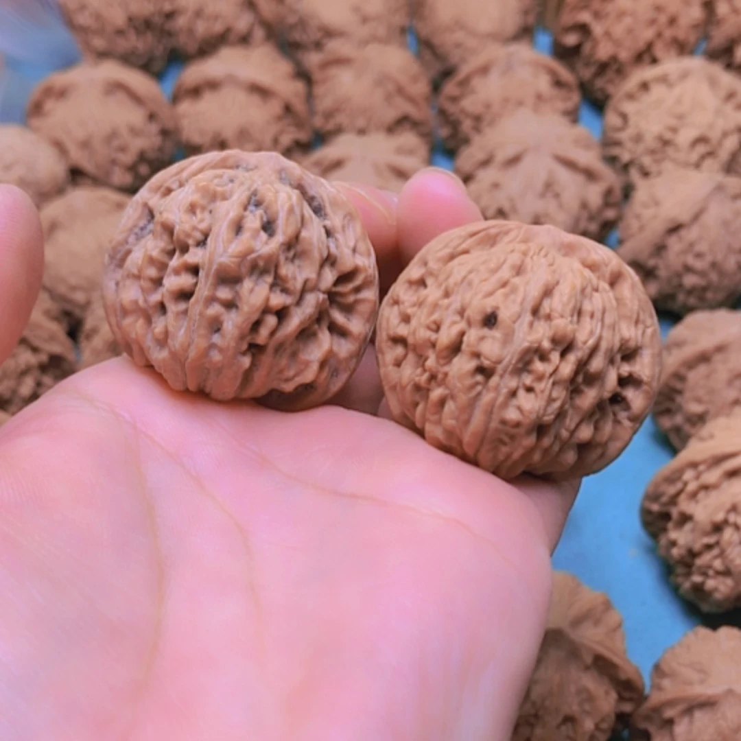 【闪购商品】摆件核桃36四座楼有修色差