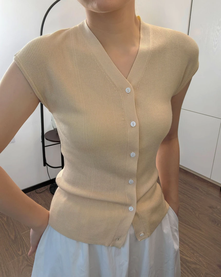 莱赛尔蚕丝混纺夏季女装时髦显瘦气质V领针织短袖T恤百搭修身上衣