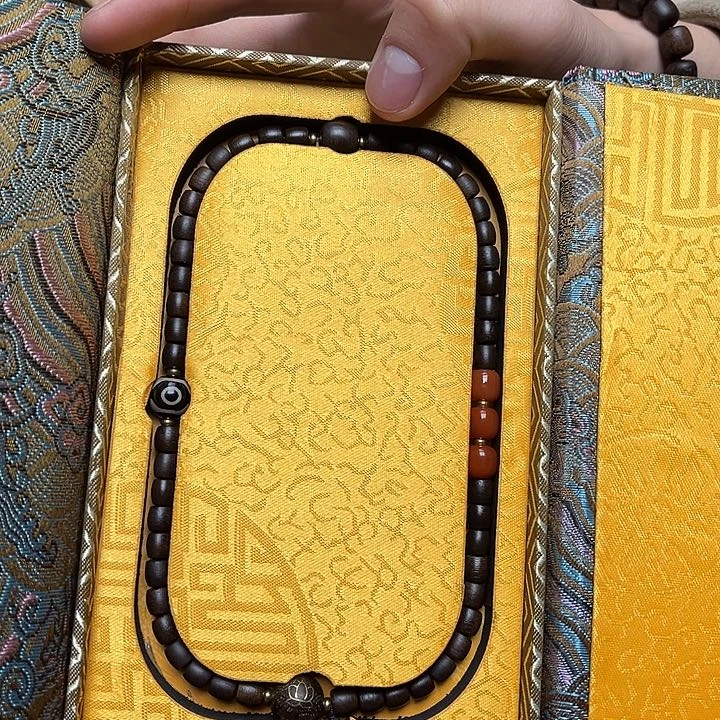 大叶紫檀（黑酸枝木类）