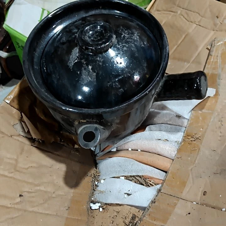 摆件盘子碗茶壶啥都有