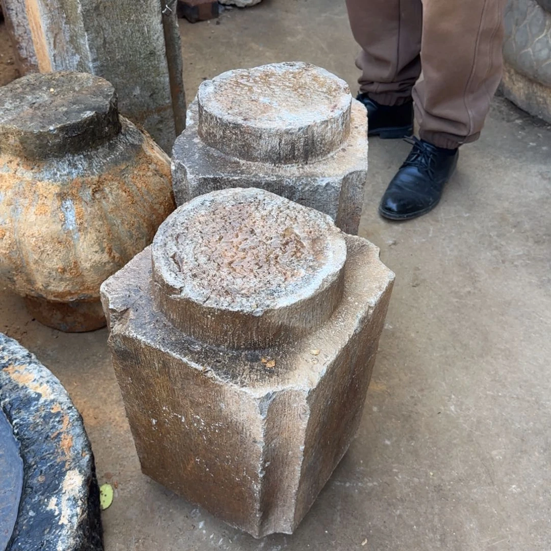 木质柱脚石一对两