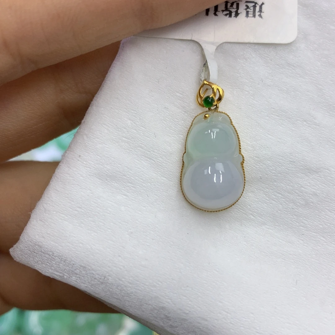 翡翠18K金镶嵌颈饰