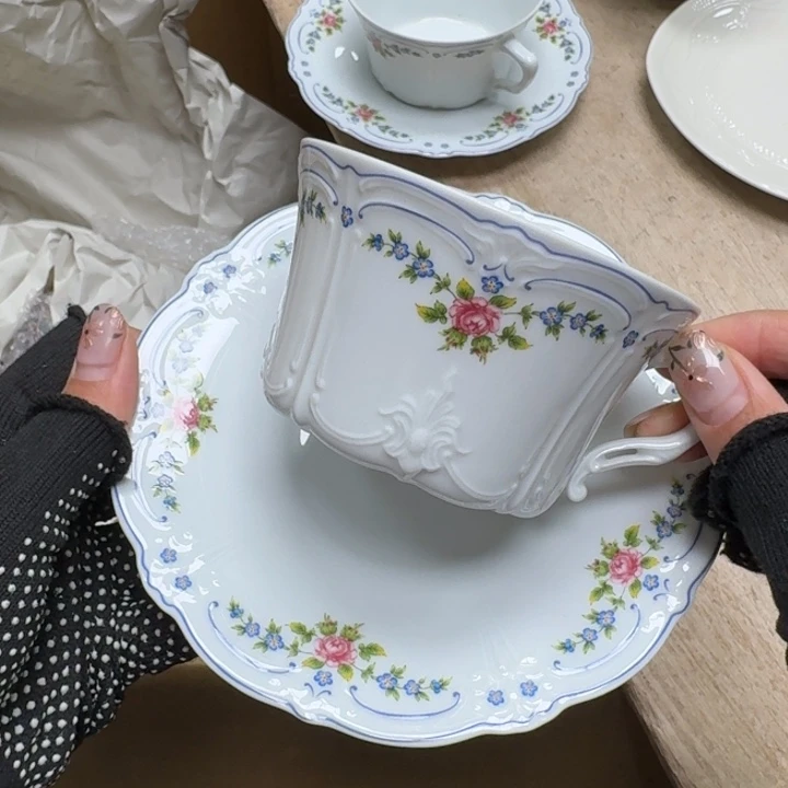 瓷片噗哈哈哈哈哈哈哈哈哈