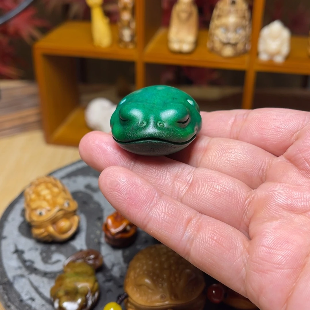 苏***霁把件鹿骨金蟾手把件