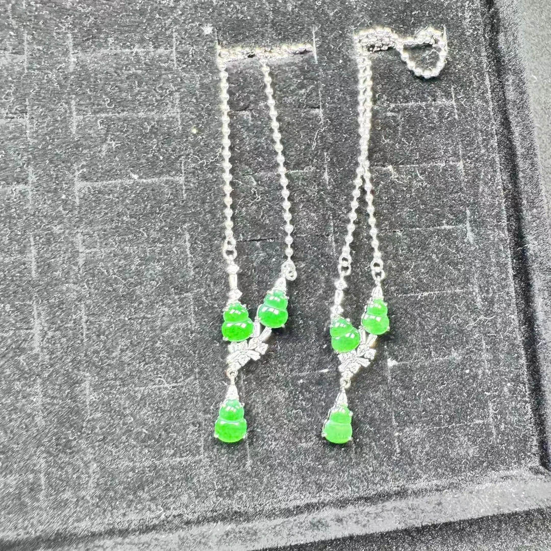 【玉经纶】204784/Q66-天然A货翡翠吊坠-多样性发其一