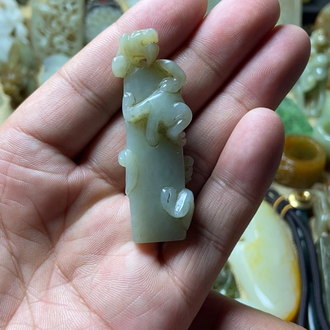 和田玉未镶嵌挂件