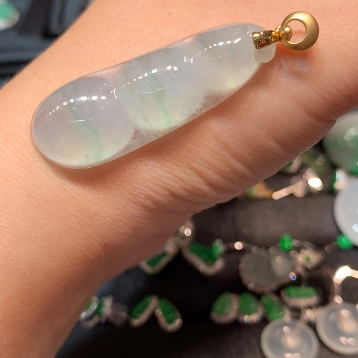 【闪购商品】颈饰18K金镶嵌翡翠翡翠