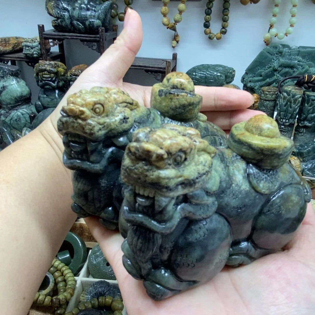 未镶嵌岫岩河磨玉（透闪石质玉）把件正****愈