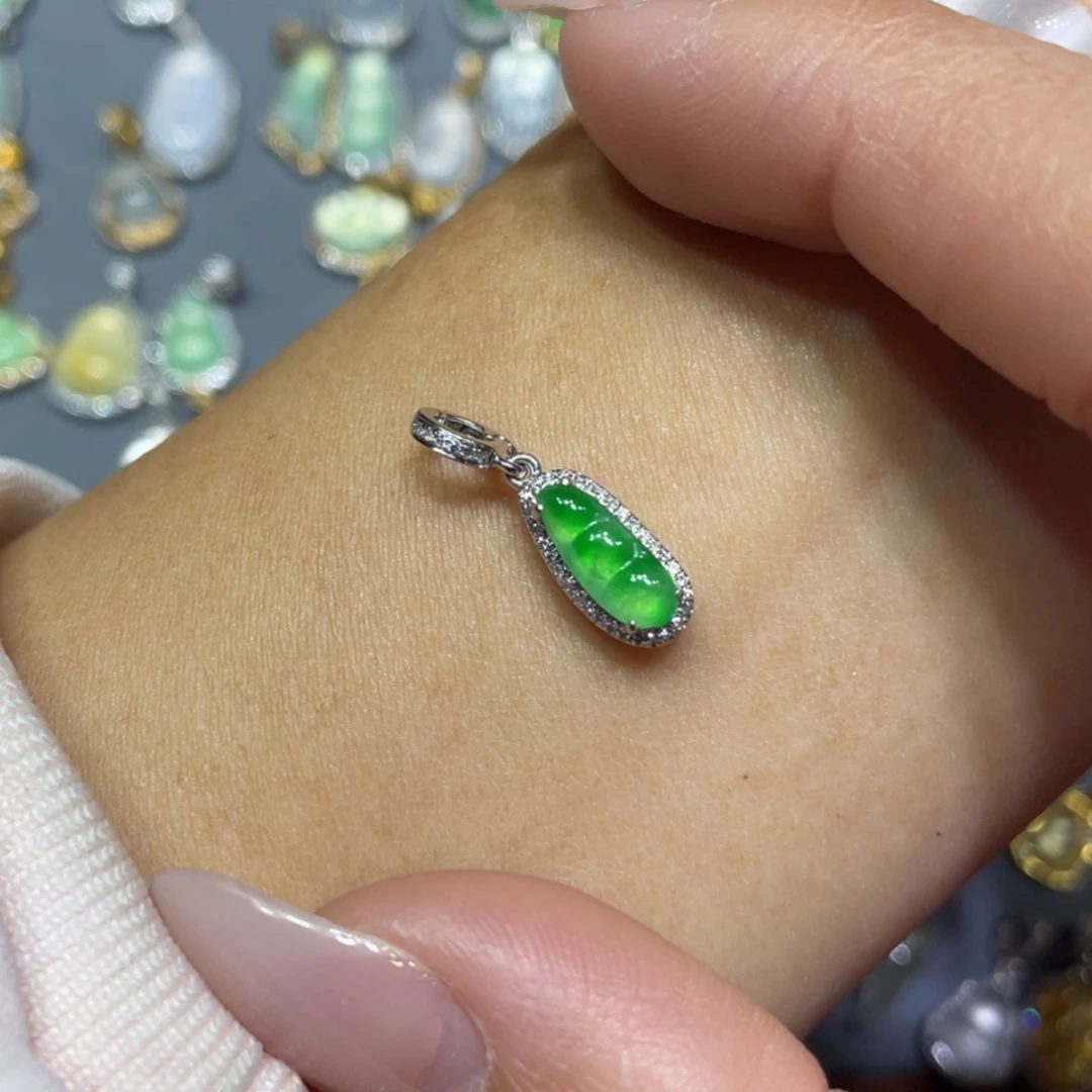 【闪购商品】翡翠吊坠(不含链)18K金镶嵌王****）