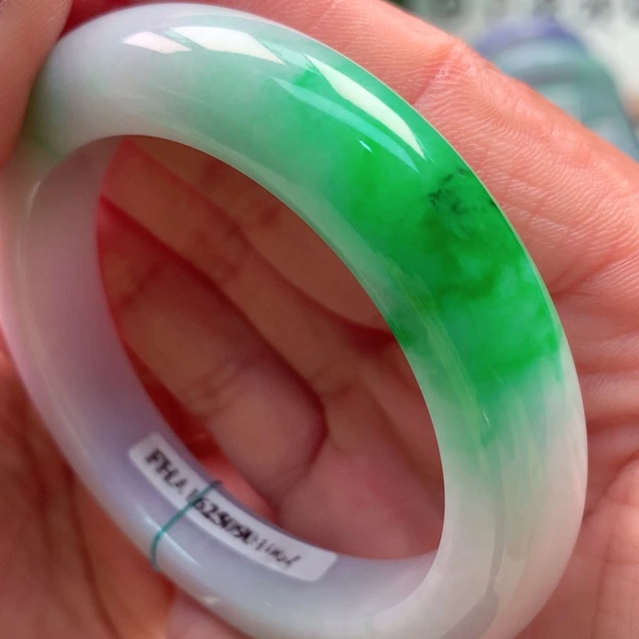 前***锦翡翠未镶嵌手镯天然翡翠手镯