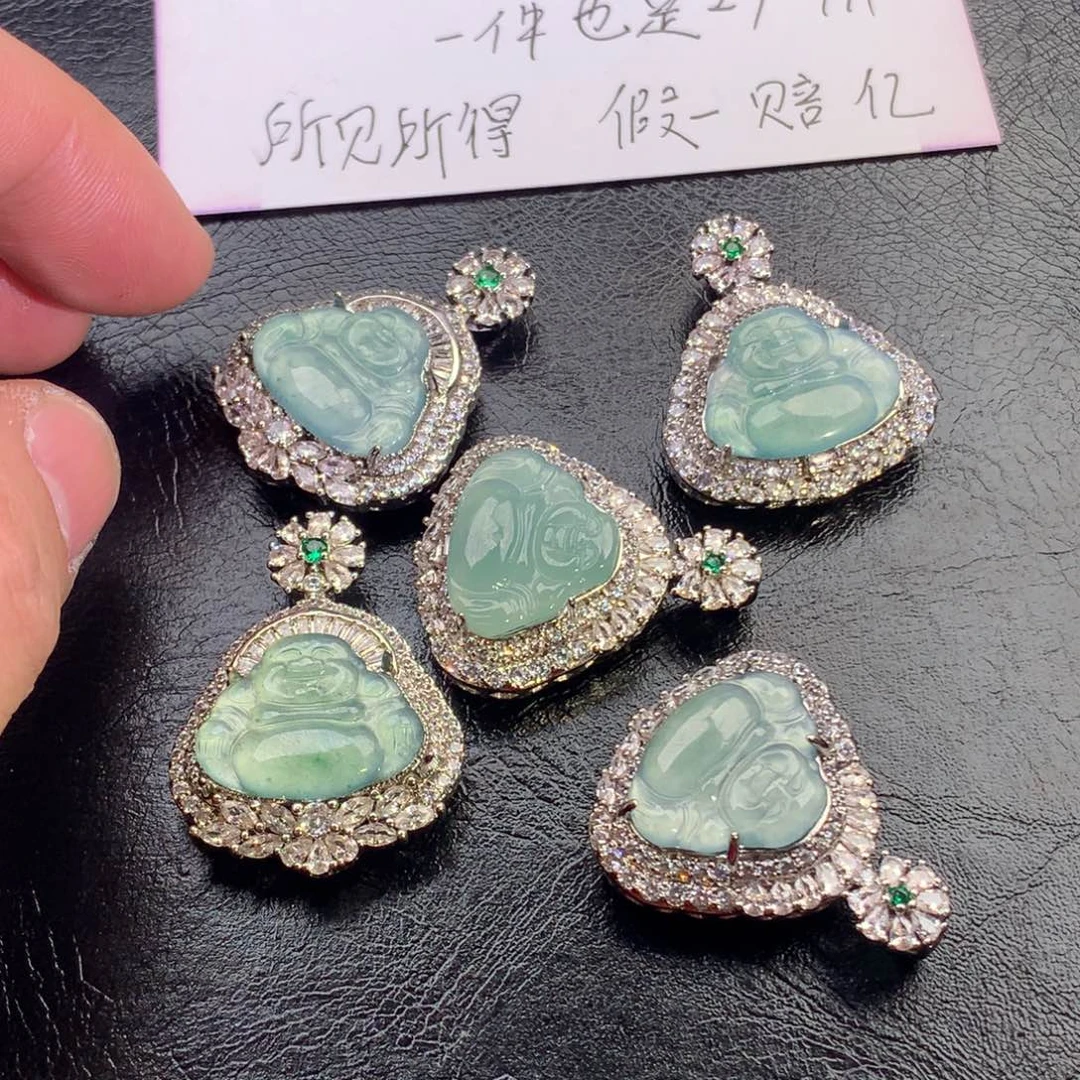 翡翠颈饰未镶嵌佛公