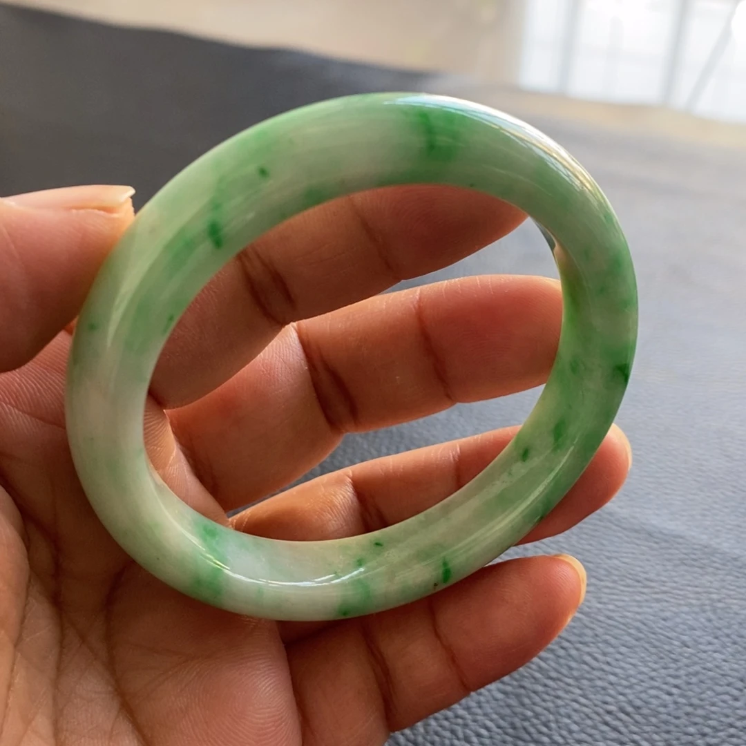 翡翠手镯未镶嵌天然翡翠手镯
