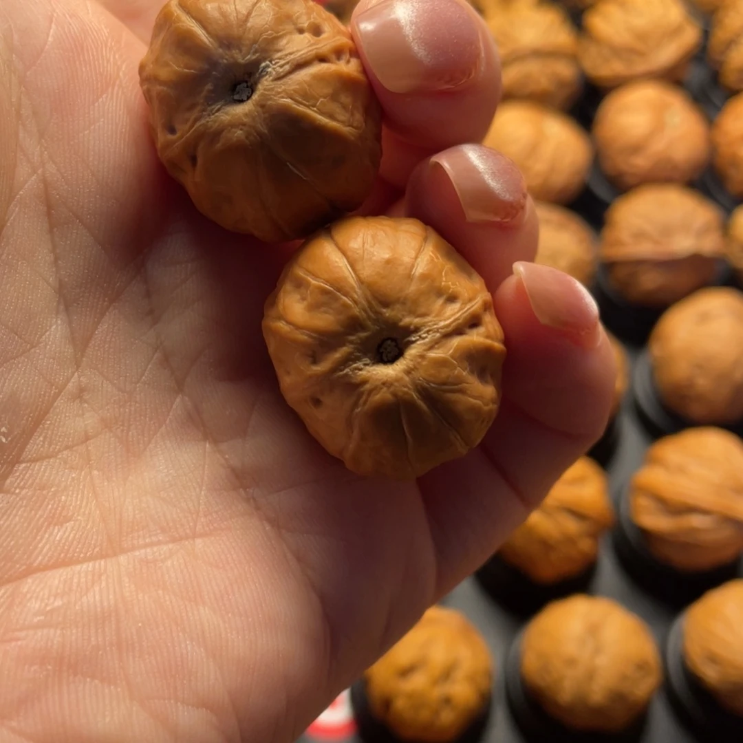 给***～文玩核桃吊坠核桃