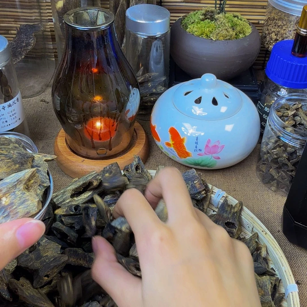 阳***烂蓝宝石快料100克。。