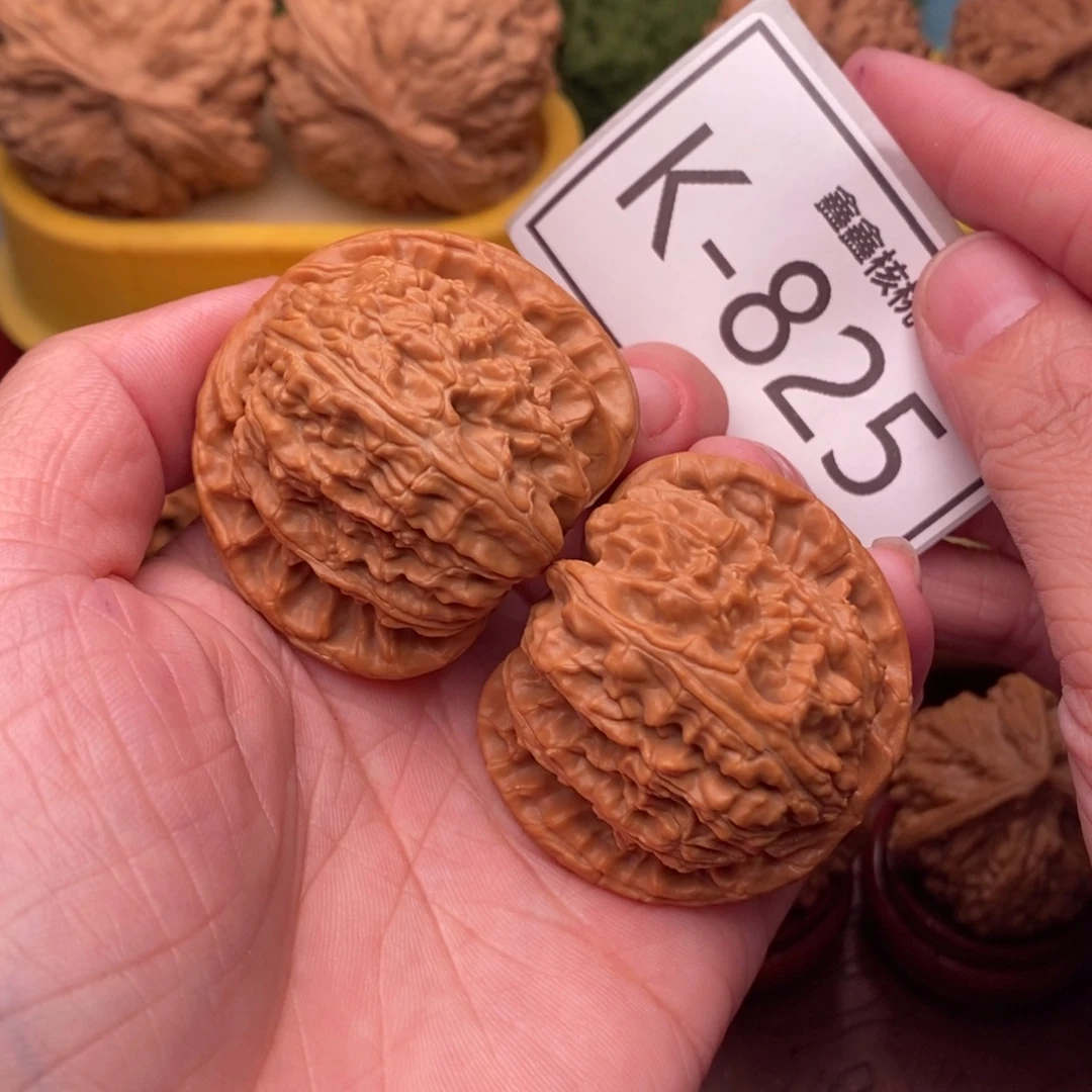 把件桃核狮子头42….