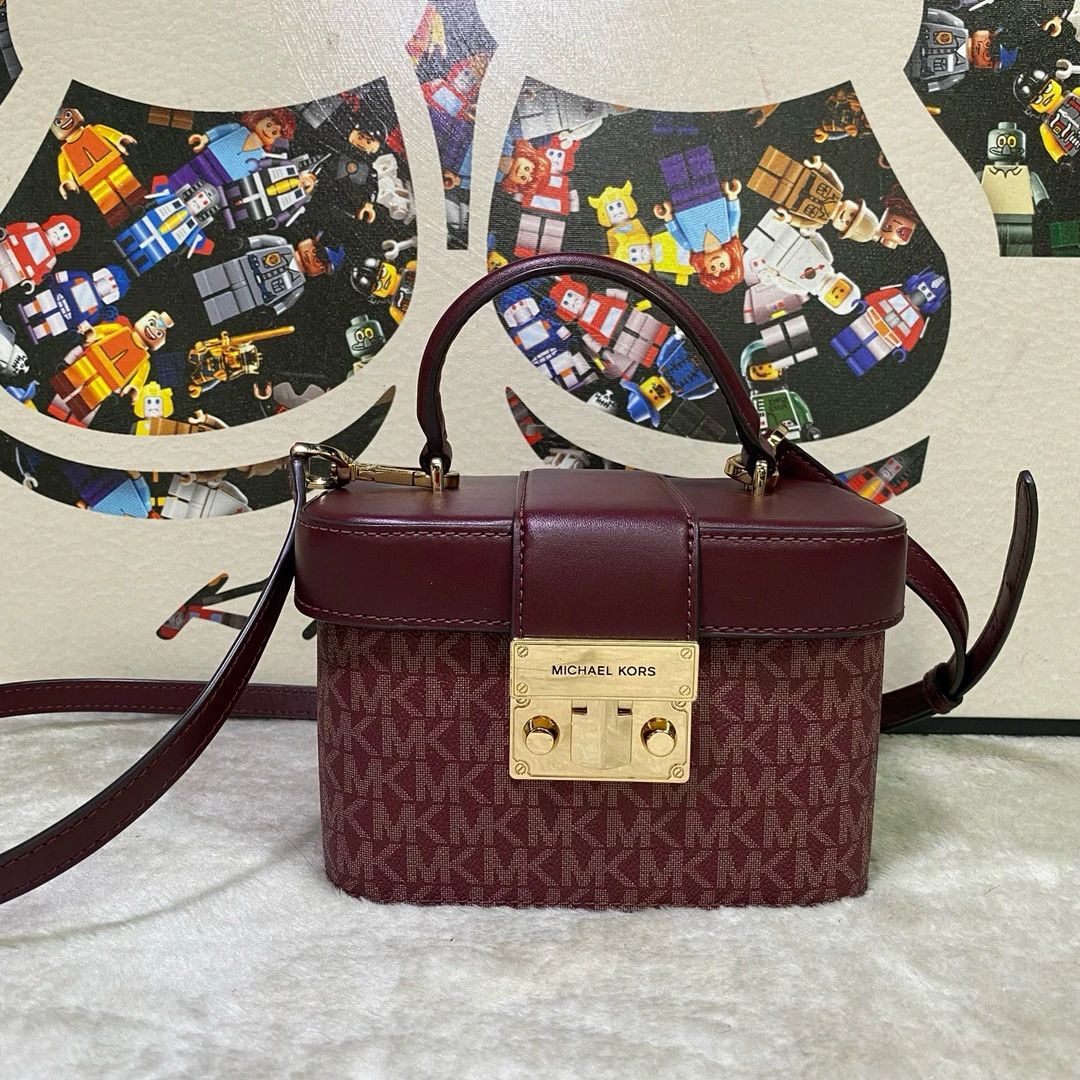 95新 MICHAEL KORS/迈克高仕 21214斜挎包12*17