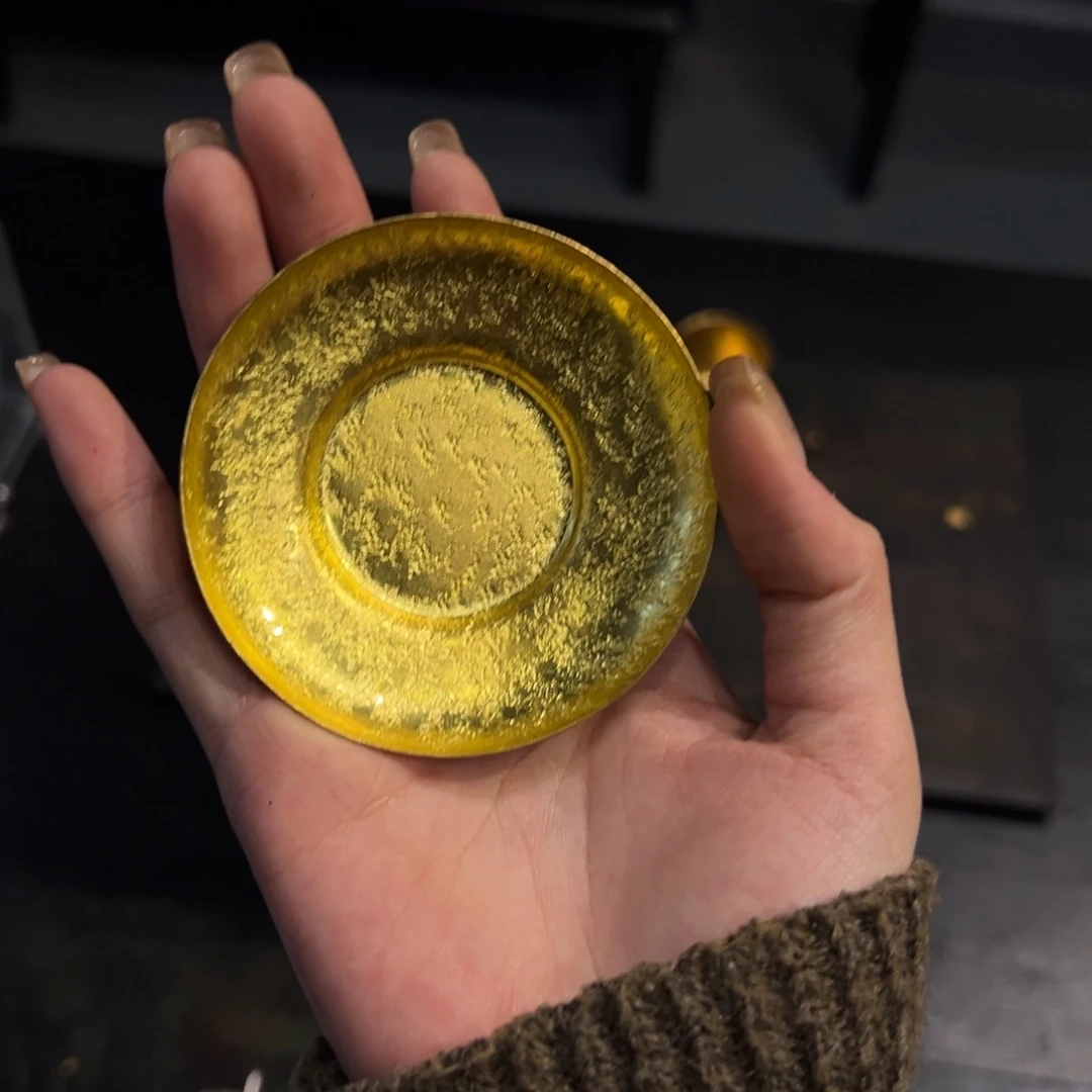 瓷片陶瓷。     陶瓷。